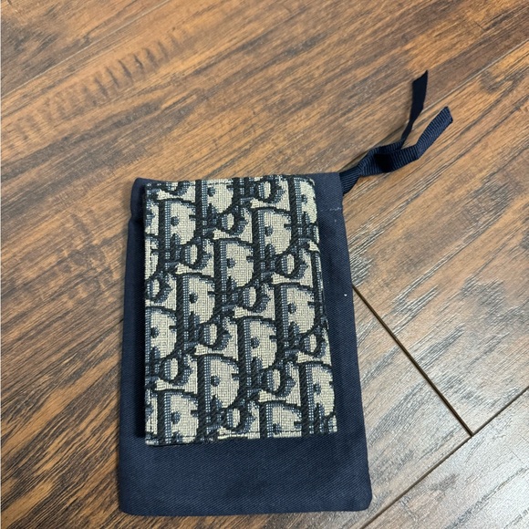 Dior Vertical Bifold Card Holder - Picture 2 of 8